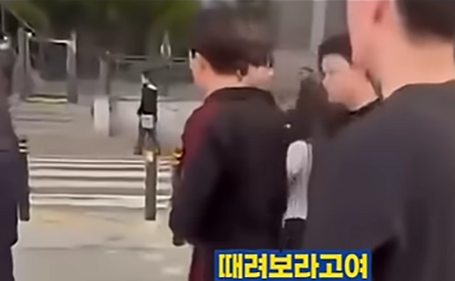 ▲&nbsp;SNS에서 확산되고 있는 학생이 교사에게 욕설하는 영상./유튜브 캡쳐