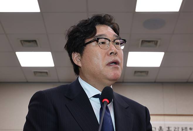 김성태 전 쌍방울 회장이 28일 오전 서울 여의도 국회에서 열린 윤석열정권정치검찰조작기소의혹사건진상규명국정조사특별위원회 전체회의에서 의원 질의에 답변하고 있다. 사진=뉴시스