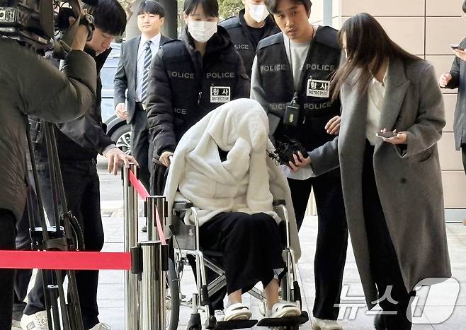 약물 투약 상태로 포르쉐를 몰다 반포대교에서 추락 사고를 낸 30대 여성 황 모 씨. 2026.2.27 ⓒ 뉴스1 소봄이 기자