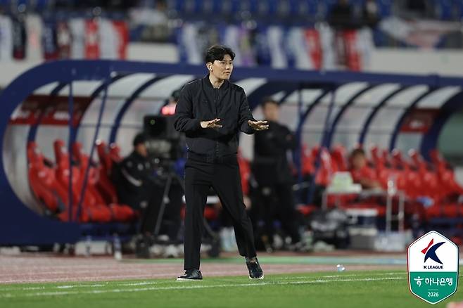 강원FC 정경호 감독. 제공 | 한국프로축구연맹