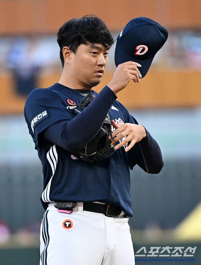 15일 인천SSG랜더스필드에서 열린 SSG와 두산의 경기. 두산 이영하가 숨을 고르고 있다. 인천=박재만 기자 pjm@sportschosun.com/2026.04.15/