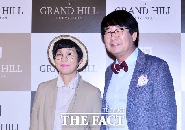 27일 방송된 tvN STORY '남겨서 뭐하게'에서 최양락이 고백한 과거사, 개그맨과 MC로 승승장구하다 어느 순간, 퇴출 위기감을 느끼고 호주로 이민 떠난 뒤, 다시 돌아와 재기하기까지 과정은 눈물겹다. /더팩트 DB