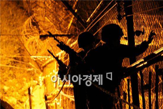 국방부는 최전방 일반전초(GOP)를 AI 기반 과학화 시스템으로 전환해 경계병력 수를 6000명 정도로 줄일 예정이다.
