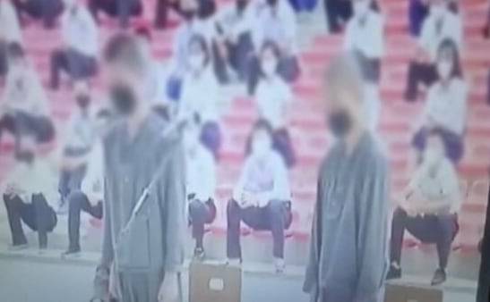 북한에서 공개처형 당하는 청년들과 이를 지켜보는 주민들. /일본 TBS