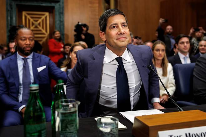 케빈 워시(Kevin Warsh)가 2026년 4월 21일 미국 워싱턴 DC 미 국회의사당에서 열린 상원 은행위원회 인준 청문회에서 증언하고 있다. /연합뉴스