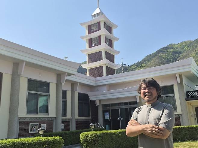이동훈 정선성당 주임신부. 이주현 기자
