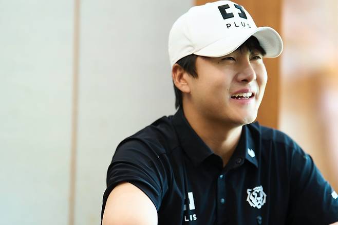 27일 부산 아시아드CC에서 인터뷰 중인 김민규. 사진=LIV 골프