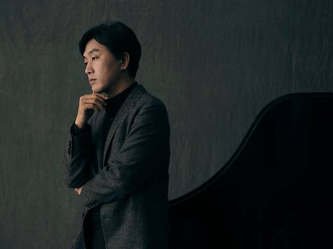 바흐 평균율과 소나타를 연주할 피아니스트 손민수. [사진 목프로덕션]