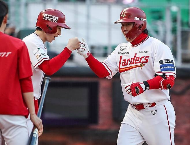 KIA 김도영,&nbsp;KT 장성우, SSG 최정은 올 시즌&nbsp;홈런 부문 톱3에 올라있다. 3년만의 국내 선수 홈런왕 탄생 여부가 관심사다.&nbsp;사진제공｜SSG 랜더스