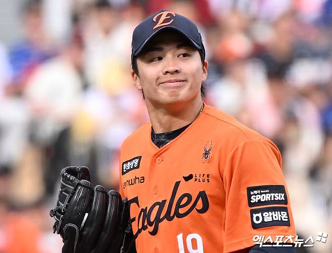 29일 오후 대전 한화생명 볼파크에서 열린 '2026 신한 SOL Bank KBO리그' 키움 히어로즈와 한화 이글스의 경기, 6회초 1사 1,2루 한화 왕옌청이 투구 준비를 하고 있다. 엑스포츠뉴스 DB