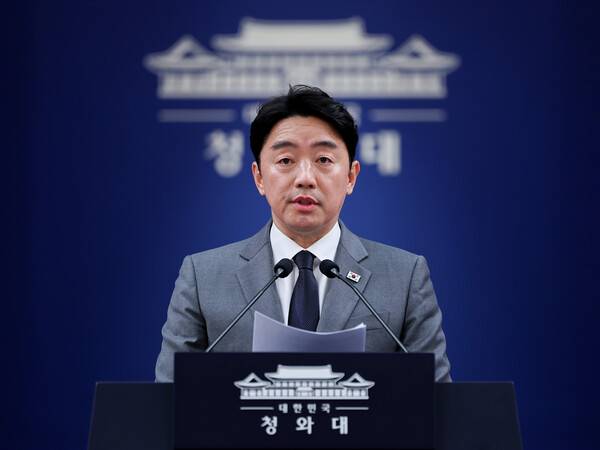 강훈식 비서실장이 29일 청와대 춘추관에서 '공직역량 강화' 핵심성과 및 추진계획 브리핑을 하고 있다. 연합뉴스