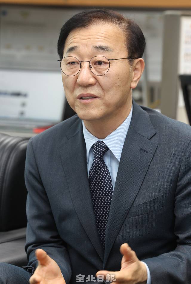 김윤덕 국토교통부 장관이 29일 전북을 찾아 새만금 개발과 현대자동차 투자 지원을 이재명 정부 균형발전 정책의 핵심 과제로 꼽았다. /전북일보 자료사진