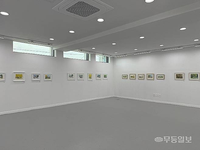 복합문화공간 남평507의 갤러리 공간. 개관전에 이어 어반스케치 전시가 진행 중이다.