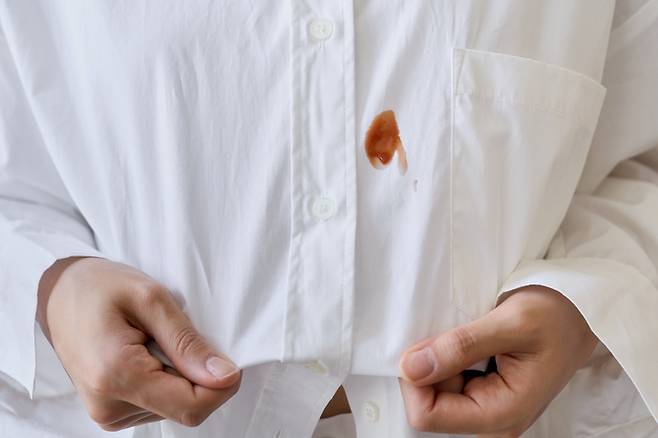 얼룩을 효과적으로 없애려면 오염 물질의 종류를 고려할 필요가 있다. 사진=게티이미지뱅크
