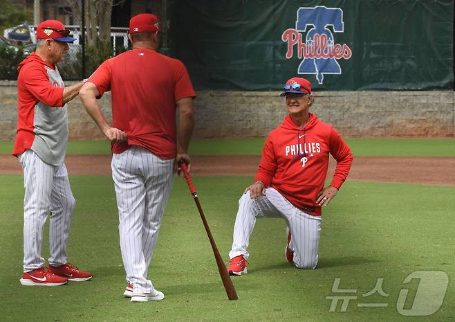 돈 매팅리 필라델피아 필리스 감독대행(오른쪽). ⓒ AFP=뉴스1