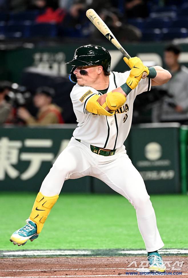9일 일본 도쿄돔에서 열린 WBC(월드베이스볼클래식) 한국과 호주의 경기, 호주 1번타자 트래비스 바자나가 타격을 하고 있다. 도쿄(일본)=허상욱 기자wook@sportschosun.com/2026.03.09/