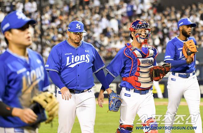 묵묵히 마운드를 책임진 후라도.