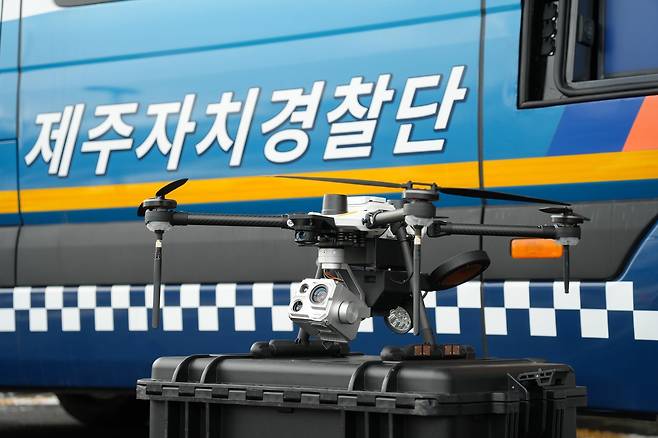 제주도자치경찰단이 운영하는 인공지능(AI) 드론 순찰대. 자치경찰은 마늘 수확기를 맞아 다음 달 1일부터 한 달간 서귀포시 대정읍 일대에 드론 순찰대를 투입하기로 했다. 제주도자치경찰단 제공