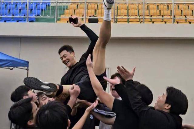 한국해양대에서 제자들을 가르치던 시절의 태일. 제자 박형주 제공