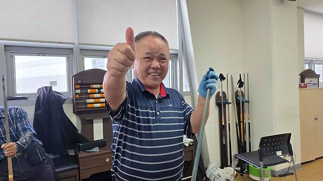 28일 경기 평택시 안중읍 평택서부노인복지관에서 만난 서정(73)씨는 ″김용남이를 찍어줘야지. 이재명 대통령이랑 민주당이 얼마나 잘하고 있느냐″고 했다. 평택=양수민 기자