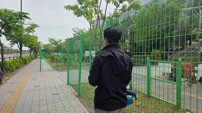 28일 경기 평택시 고덕동에 사는 이복진(36)씨는 ″어느 당이든 고덕동의 교통 문제를 해결할 사람을 뽑겠다. 김재연 진보당 후보의 교통문제 해결 공약도 구체적이었다″고 했다. 평택=양수민 기자