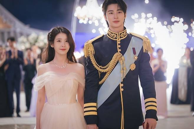 아이유와 변우석이 MBC '21세기 대군부인'의 주연으로 활약하고 있다./사진제공=MBC