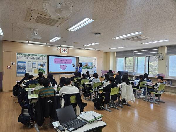 아이그로우(AI‧GROW) 찾아가는 학교교육 6대 AI 윤리 가치 중 ‘포용’ 교육 진행