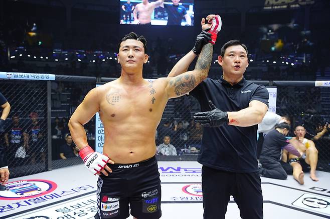 로드FC 헤비급 챔피언 김태인