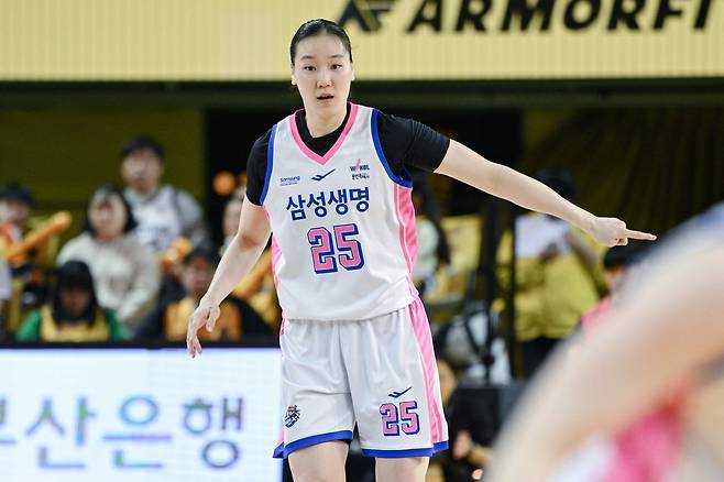 삼성생명 센터 배혜윤이 전격 은퇴를 선언했다. 사진제공｜WKBL