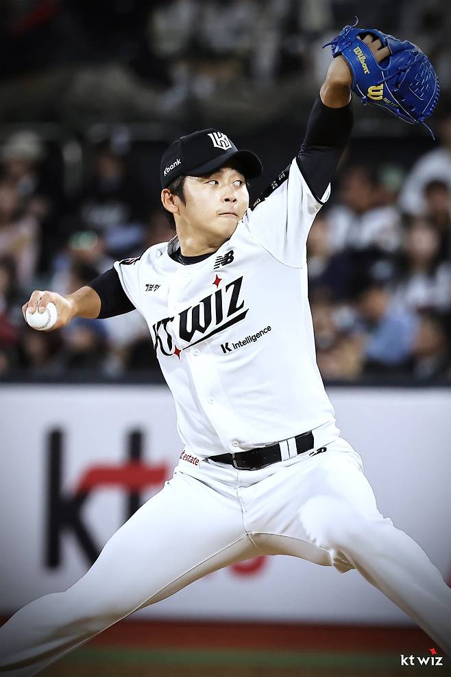 KT 박영현이 28일 수원KT위즈파크서 열린 LG전서 역투하고 있다. 사진제공｜KT 위즈