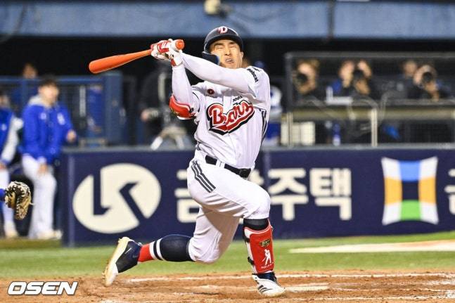 두산 손아섭이 28일 삼성전 9회 삼진을 당하고 있다. /사진=OSEN