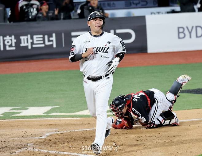 [카메라톡스]'누가봐도 홈은 무리였지!'  박동원에 여유있게 태그당하는 장성우