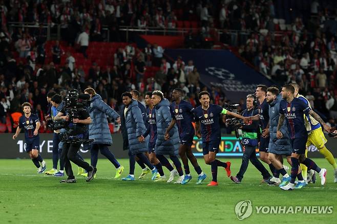 승리한 PSG 선수들. [EPA=연합뉴스]