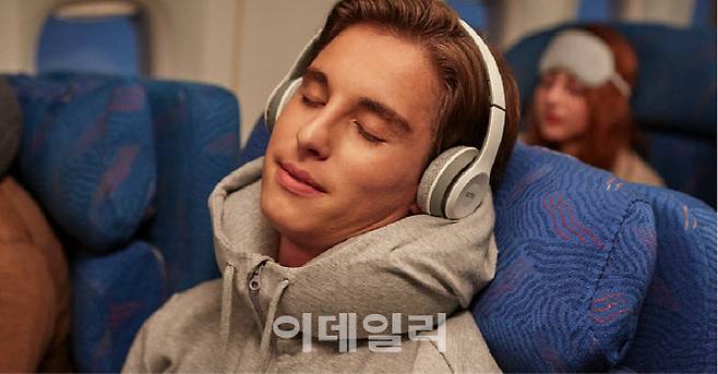 ‘키크’ 필로우디 후드집업 (사진=커버써먼)
