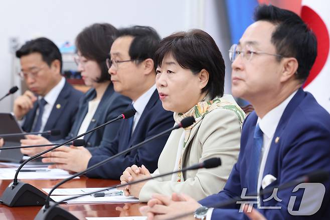 서영교 위원장이 29일 서울 여의도 국회에서 윤석열 정치검찰 조작기소 국조특위 민주당 위원 기자간담회에서 발언하고 있다. 2026.4.29 ⓒ 뉴스1 신웅수 기자
