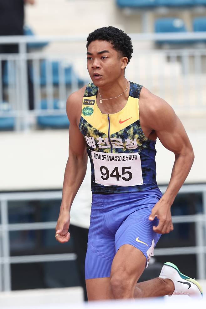나마디조엘진(예천군청)이 전국종별육상경기선수권에서 10초19로 개인 최고 기록이자 대회 신기록을 세웠다. (대한육상연맹 제공)