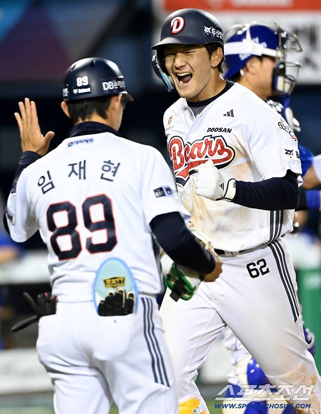 멋진 호수비 뒤에 방망이까지 완벽