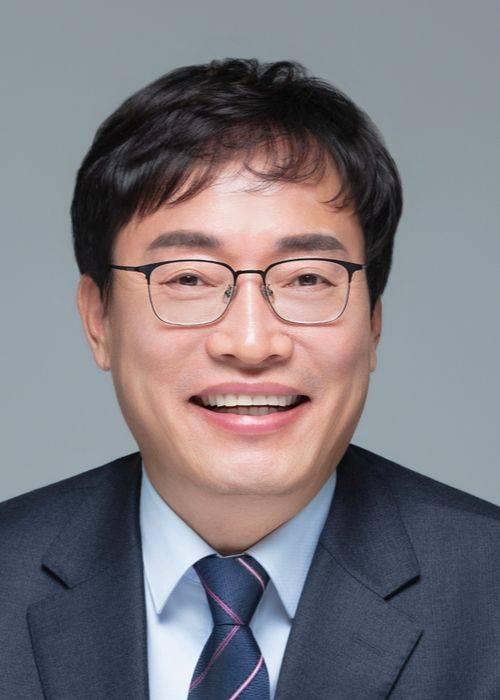 장관호 전남광주통합특별시교육감 예비후보가 지난 28일 발표한 '교육 체인지 4대 방향 및 16대 핵심 공약'의 후속으로 30일 학부모 체감도가 높은 2대 핵심 정책을 구체화해 발표했다. 후보 측 제공