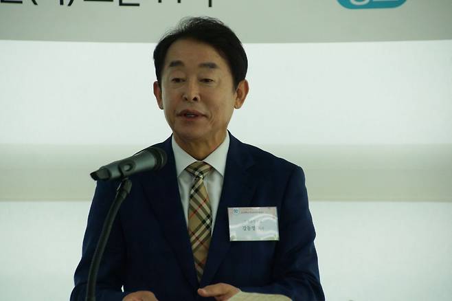 강동명 김해중앙교회 목사가 30일 고신대 영빈관에서 열린 ‘개교 80주년 발대식’에서 설교하고 있다. 강 목사는 “화합과 협력을 통해 미래의 어려움을 극복하고 더 큰 은혜의 80년을 써 내려가야 한다”고 말했다.