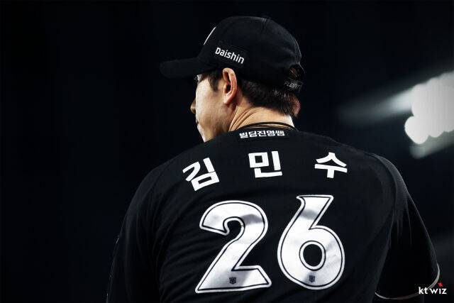 김민수가 팬들에게 감사함을 표했다. 4월 14일 등판하는 모습./KT 위즈 제공