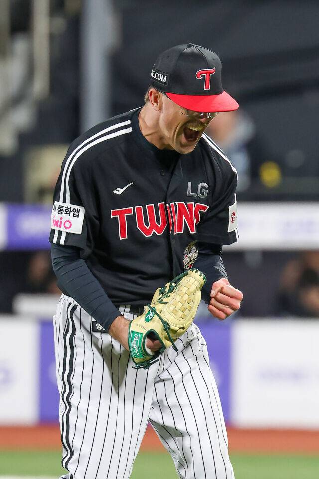 LG 웰스가 28일 KT전에서 호투 후 포효하고 있다./LG 트윈스 제공