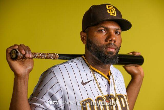 아델린 로드리게스가 포즈를 취하고 있다./게티이미지코리아