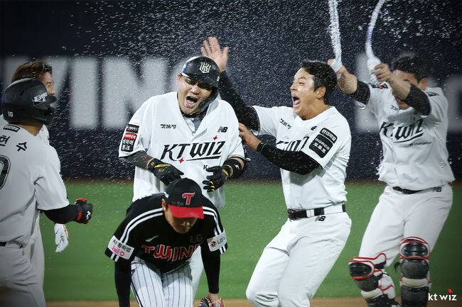 KT 위즈 제공