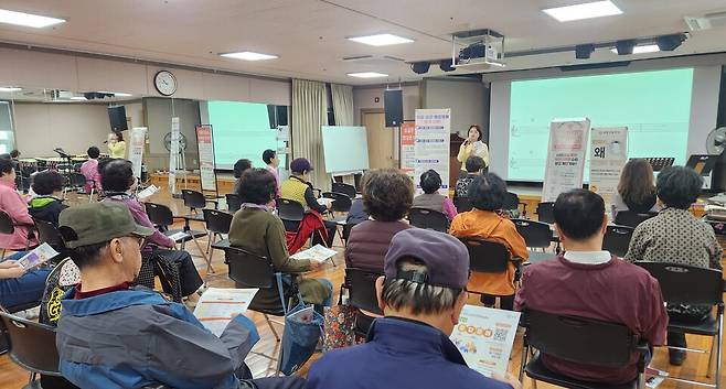 의령군의 '혈압∙혈당 숫자 바로 알기' 건강교실 운영 모습 ⓒ의령군 제공