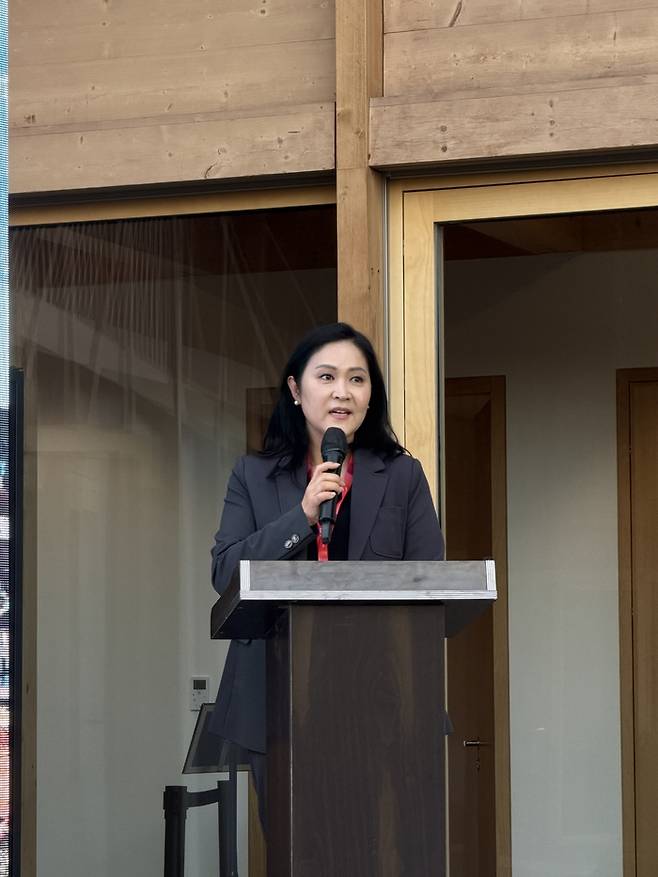 설명하고 있는 강은정 헤븐스 포트폴리오 한국지사장 / 사진=권효정 여행+ 기자
