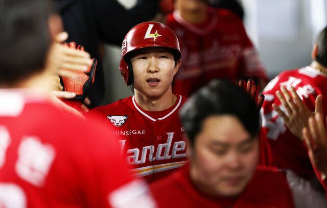 4월의 박성한은 그 누구도 부럽지 않았다./SSG 랜더스