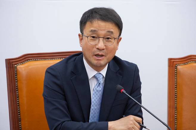 취재진 질문에 답하는 한병도 의원. 연합뉴스