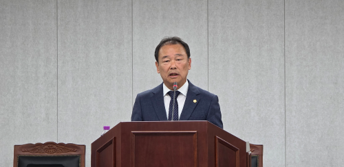 이춘만 인제군의장이 지난 30일 군의회 회의실에서 6·3지방선거 무소속 군의원 출마를 선언했다.