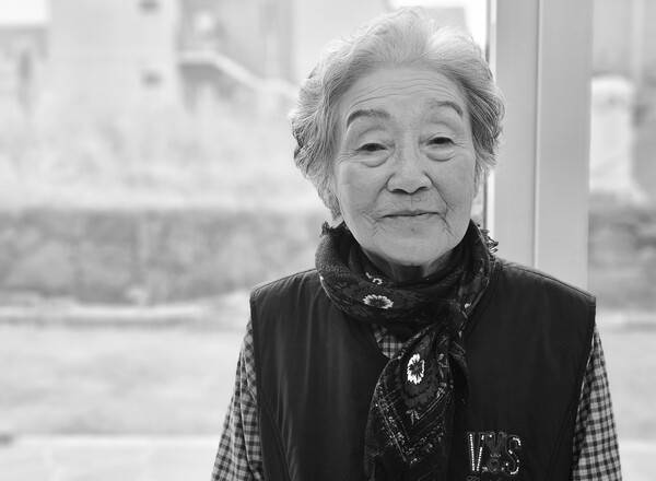 85세 나이로 첫 개인전을 마련한&nbsp; 좌기춘 할머니 화가. 제주 한경면 1939년 출생 ⓒ제주의소리