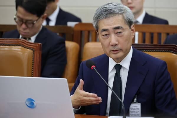 신현송 한국은행 총재 후보자가 15일 국회 재정경제기획위원회에서 열린 인사청문회에서 의원 질의에 답하고 있다. 2026.4.15, 연합뉴스